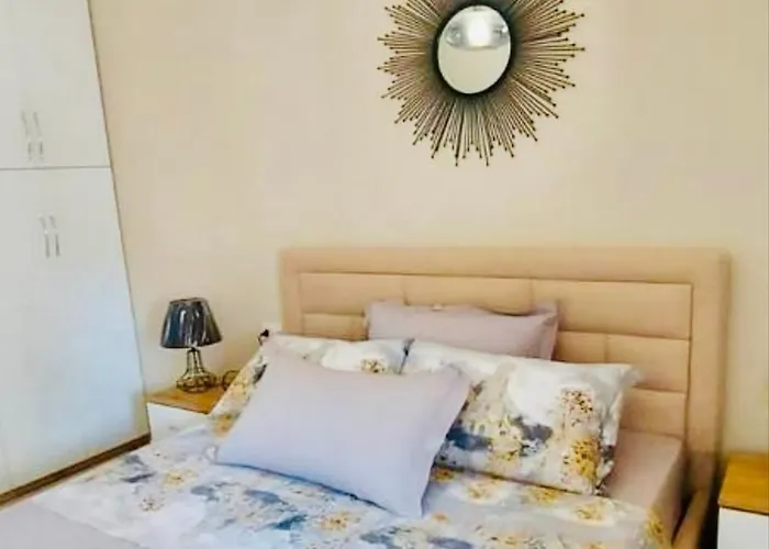 Barefoot Bay Retreat 아파트 골렘