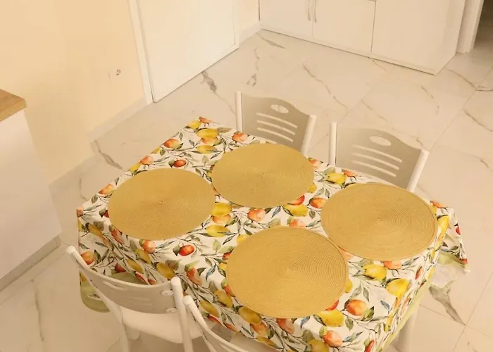 Apartment Barefoot Bay Retreat Golem (Tirana)