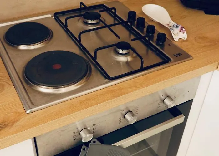 Barefoot Bay Retreat Golem (Tirana)